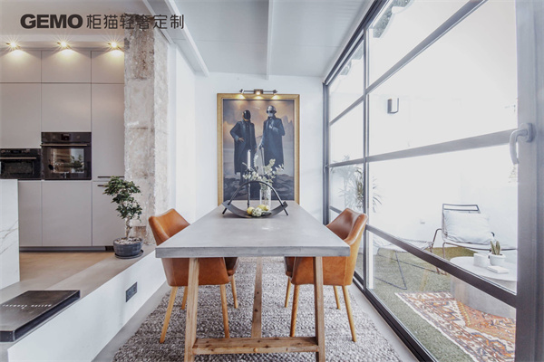 柜貓輕奢定制加盟，會(huì)為經(jīng)銷商提供哪些服務(wù)？