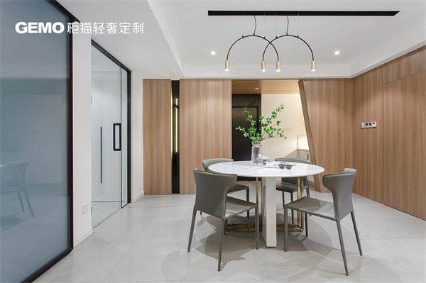 成品家具店轉(zhuǎn)行做輕奢定做家具怎么樣？適合嗎？