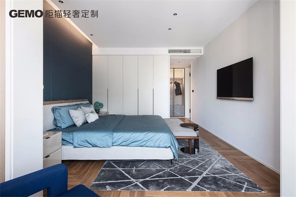 輕奢定制衣柜應(yīng)該怎么選品牌？衣柜預(yù)算多少合適？